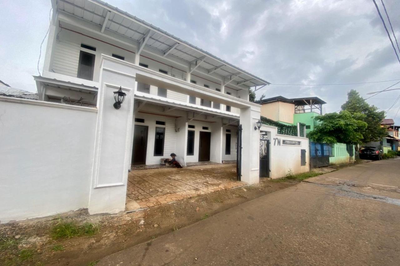 Express O 92106 Nayus Homestay Syariah Джокякарта Екстериор снимка
